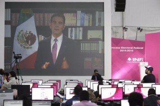 Durante el mensaje de Lorenzo Córdova, consejero presidente del INE. Foto Cristina Rodríguez