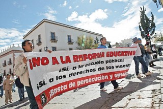 El magisterio zacatecano se ha manifestado contra la Reforma Educativa de EPN ■ FOTO: ANDRÉS SÁNCHEZ
