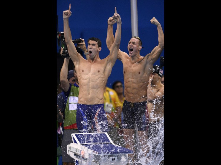 Phelps agranda su leyenda con su medalla olímpica de oro 19