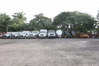 Como parte de la investigación tras la emboscada a militares en Culiacán, autoridades han decomisado varios vehículos. Foto cortesía PGR