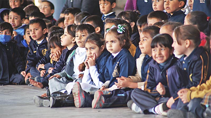 La escuela Benito Juárez, ubicada en el centro de la ciudad, se inauguró en 1967. A la fecha hay 868 alumnos distribuidos en 29 grupos ■ FOTOS: MIGUEL ÁNGEL NÚÑEZ