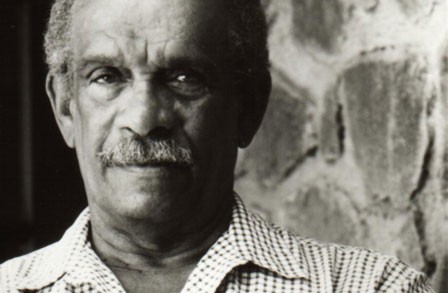 Muere el Nobel Derek Walcott, destacado poeta caribeño