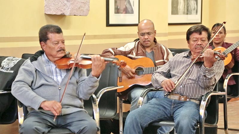 La Orquesta Típica de Zacatecas toca dos veces a la semana, a diferencia de otras agrupaciones ■ FOTOS: MIGUEL ÁNGEL NÚÑEZ
