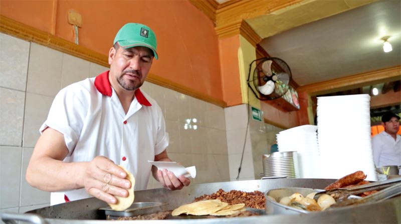 Don Sacramento vendió tacos en Guanajuato antes de llegar a Zacatecas. En aquella ciudad fue de los primeros en hacer tacos al pastor n fotos: miguel ángel núñez