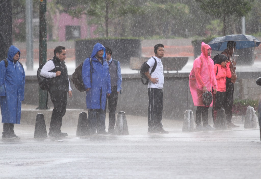 Pronostican lluvias en 27 estados por onda tropical 18