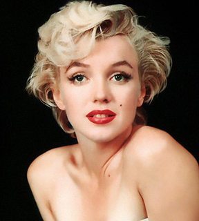 Marilyn Monroe se hizo cirugía plástica en la nariz y el mentón, revelan