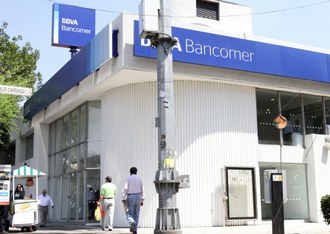 Imagen de una sucursales bancaria en la ciudad de Mexico, el 14 de marzo de 2014. Foto Roberto Garcia Ortíz