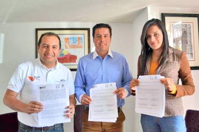 Gerardo Luna, el alcalde Martín Zamora y la síndico Edna Casas ■ foto: la jornada zacatecas
