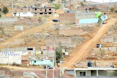 150 colonias del municipio de Guadalupe se encuentran en situación irregular ■ foto: Andrés Sánchez