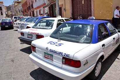 Autoridades de gobierno reiteran compromiso de brindar seguridad a los taxistas ■ FOTO: MIGUEL ÁNGEL NÚÑEZ