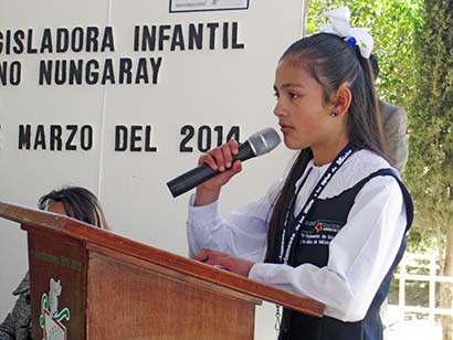 Mónica Anodreth Lozano Nungaray, del distrito electoral federal de Pinos, en el uso de la voz ■ foto: LA JORNADA ZACATECAS