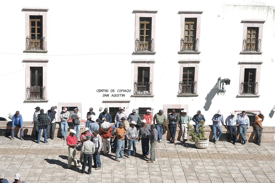 Campesinos, en una protesta anterior afuera del Congreso local. Foto: ERNESTO MORENO