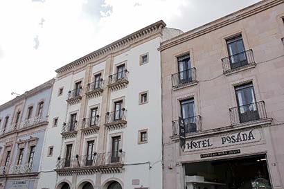 Según las autoridades, se agotaron los cuartos de alquiler y un sinnúmero de visitantes se hospedó en Calera y Fresnillo, ■ FOTO: ERNESTO MORENO