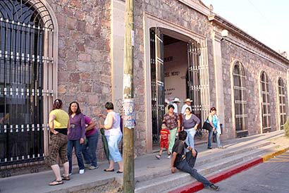 Autoridades municipales buscan apoyar a los jóvenes para autoemplearse. En la imagen, edificio del ayuntamiento guadalupense ■ foto: La Jornada Zacatecas