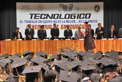 Imagen de archivo de una ceremonia de graduación del ITZ ■ FOTO: LA JORNADA ZACATECAS