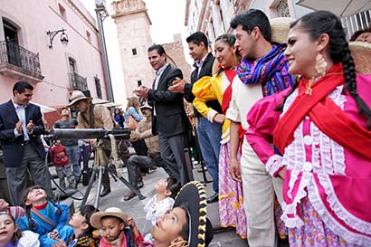 El gobernador Miguel Alonso, y el alcalde de Zacatecas, Carlos Peña, inauguraron La Toma en Escena ■ FOTO: ERNESTO MORENO