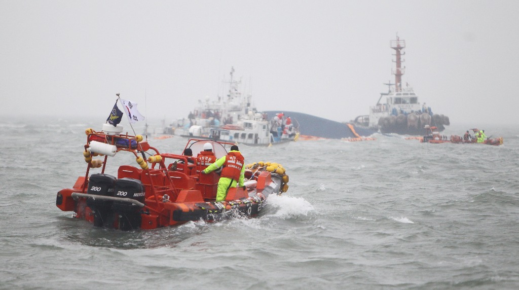 Operaciones de rescate del barco Sewol. Foto Xinhua