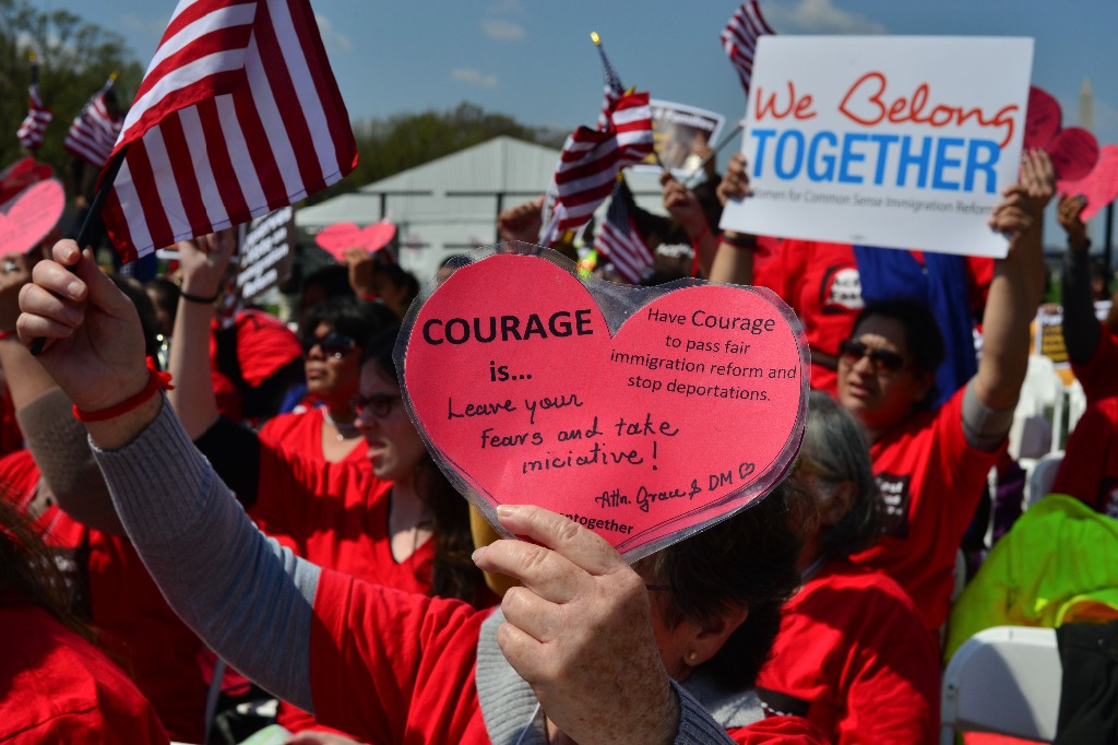 Activistas participan en una manifestación a favor de la aprobación de una reforma migratoria, en la Explanada Nacional, en Washington, el 9 de abril de 2014. Foto Xinhua
