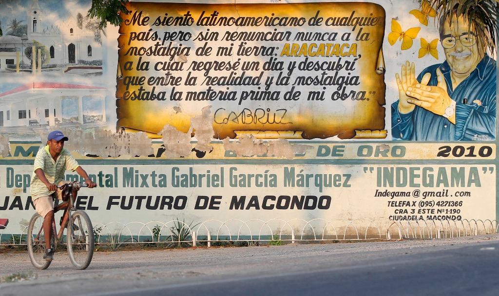 Mural en honor al escritor colombiano Gabriel García Márquez en su localidad natal Aracataca. Foto Reuters