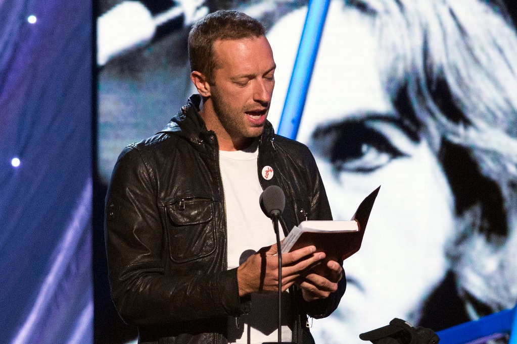Chris Martin vocalista de Coldplay previo a un concierto el 10 de abril. Foto Reuters