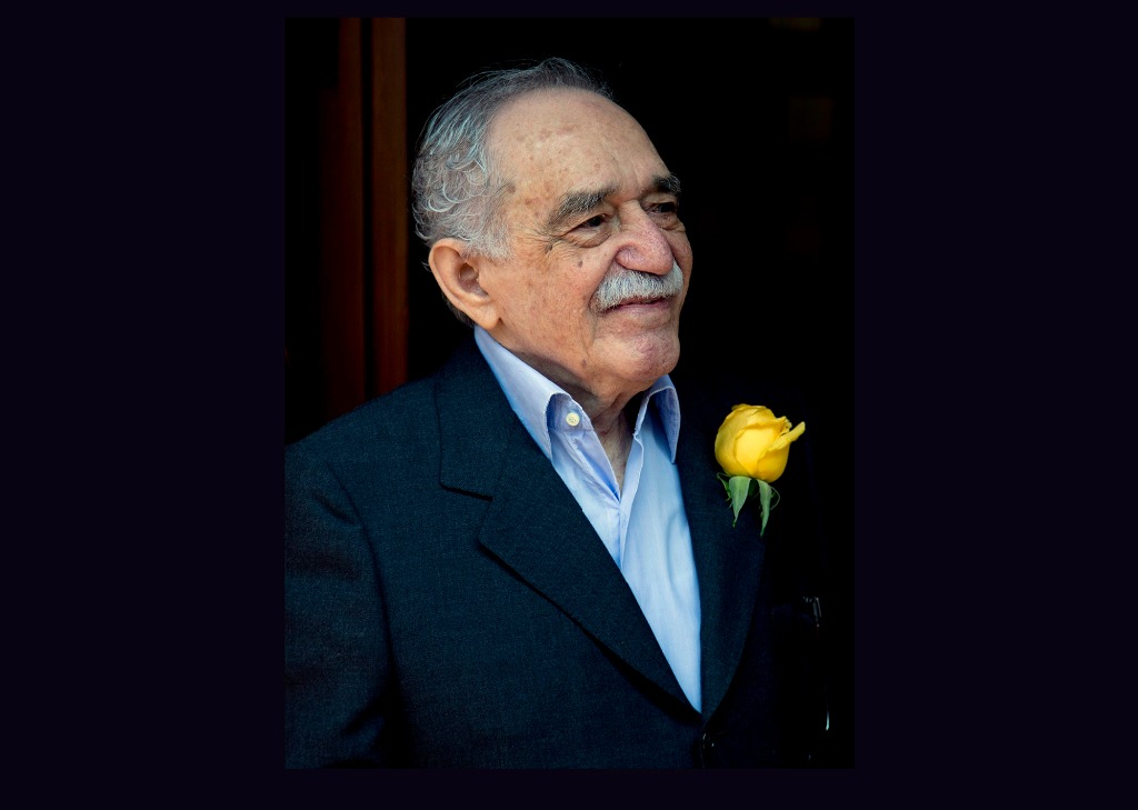 Gabriel García Márquez en su último cumpleaños, el pasado 6 de marzo, afuera de su casa en la ciudad de México. Foto Ap