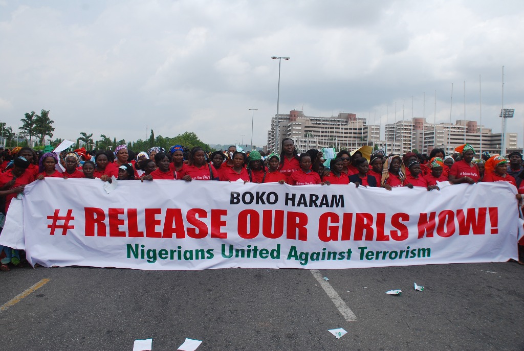 Activistas se manifestaron el pasado 26 de mayo para pedir por la liberación de las jóvenes secuestradas por el grupo Boko Haram. Foto Ap