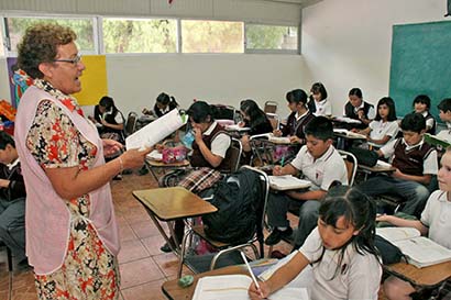 Profesores que participan en el programa Escuelas de Tiempo Completo ya enfrentan retención de impuestos ■ foto: LA JORNADA ZACATECAS