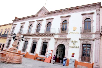 Aspectos de la Rectoría de la Universidad Autónoma de Zacatecas ■ foto: miguel ángel núñez