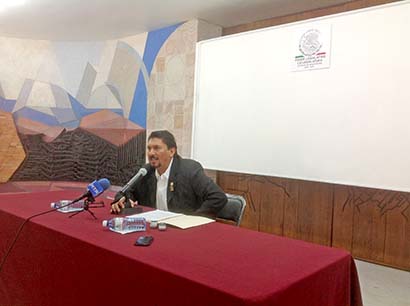 El diputado petista José Guadalupe Hernández Ríos ofreció conferencia de prensa ■ foto: alma tapia