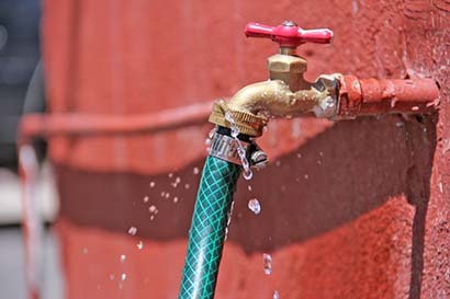 Tomas ilegales de agua impiden un servicio más eficiente a la ciudadanía, informan ■ FOTO: MIGUEL ÁNGEL NÚÑEZ