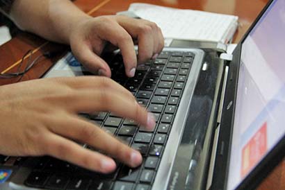 Autoridades informan que los interesados pueden ingresar por Internet, en la dirección http://feriasdeempleo.stps.gob.mx/fe/ ■ foto: La Jornada Zacatecas