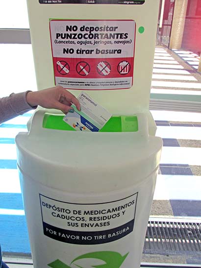 En el depósito se pueden colocar los fármacos caducos o aquellos que ya no se usen por haber terminado algún tratamiento ■ FOTO: LA JORNADA ZACATECAS