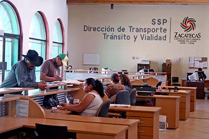 Interior de las oficinas de Tránsito del Estado ■ FOTO: miguel ángel núñez