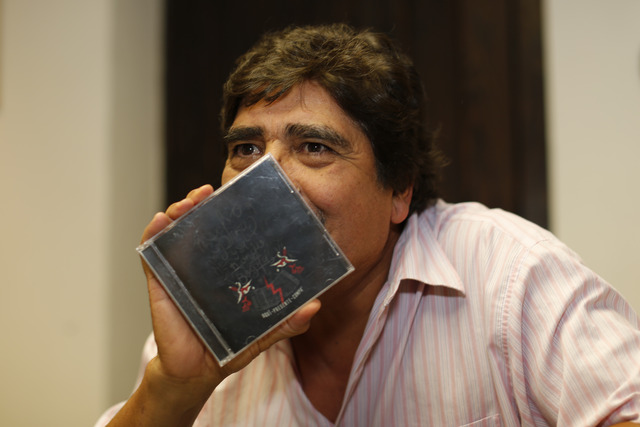 El cantante de cumbia, compositor y acordeonista, Celso Piña. Foto Ap