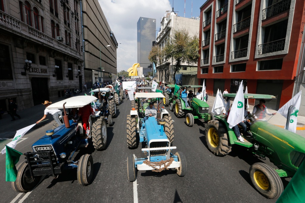 Campesinos durante una protesta en la ciudad de México en noviembre de 2013. Foto: La Jornada