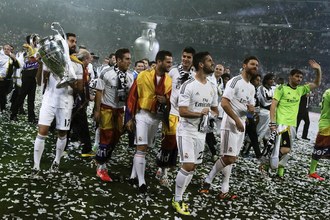 El equipo del Real Madrid obtuvo el título de campeón de la Liga en el estadio Santiago Bernabéu, el pasado domingo en Madrid, España. Foto Ap