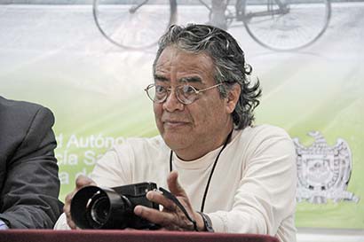 Pedro Valtierra, fotográfo mexicano, fundador de la agencia y revista Cuartoscuro ■ FOTO: ERNESTO MORENO