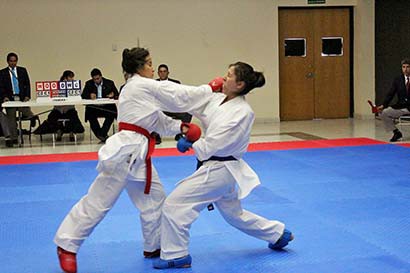 La deportista se prepara para asistir al Campeonato Panamericano de Karate Do, así como para el abierto internacional. En la imagen, aspectos de una competencia de la disciplina ■ FOTO: LA JORNADA ZACATECAS