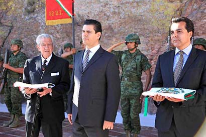 El gobernador Miguel Alonso Reyes encabezó el homenaje póstumo ■ FOTO: LA JORNADA ZACATECAS
