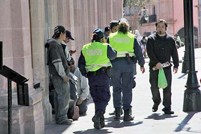 La policía recibió 273 reportes y 54 personas fueron detenidas por diversas faltas ■ foto: La Jornada Zacatecas