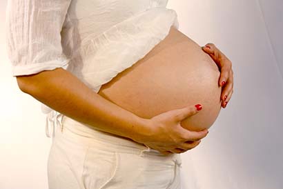 Es de importancia que la futura madre solicite información y capacitaciones para cuidar su embarazo, señalan autoridades del ISSSTE ■ foto: miguel ángel núñez
