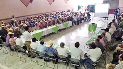 Al encuentro asistieron cerca de 300 comisariados ejidales, delegados municipales y representantes de productores ■ foto: LA JORNADA ZACATECAS