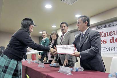 Durante el evento se entregaron reconocimientos a promotores de varios municipios ■ foto: ernesto moreno