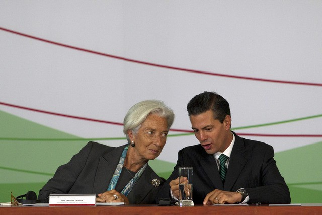 La directora del Fondo Monetario Internacional, Cristine Lagarde y el presidente de México, Enrique Peña Nieto, en el Foro internacional de inclusión financiera. Foto Ap