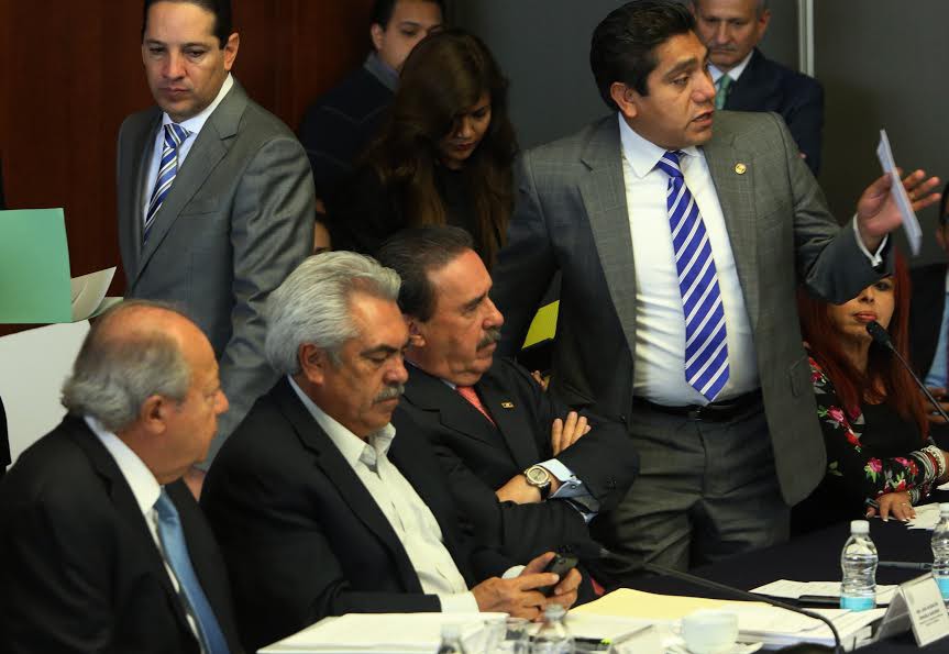 Senadores de las comisiones dictaminadoras de las leyes secundarias en materia energética. Foto: La Jornada
