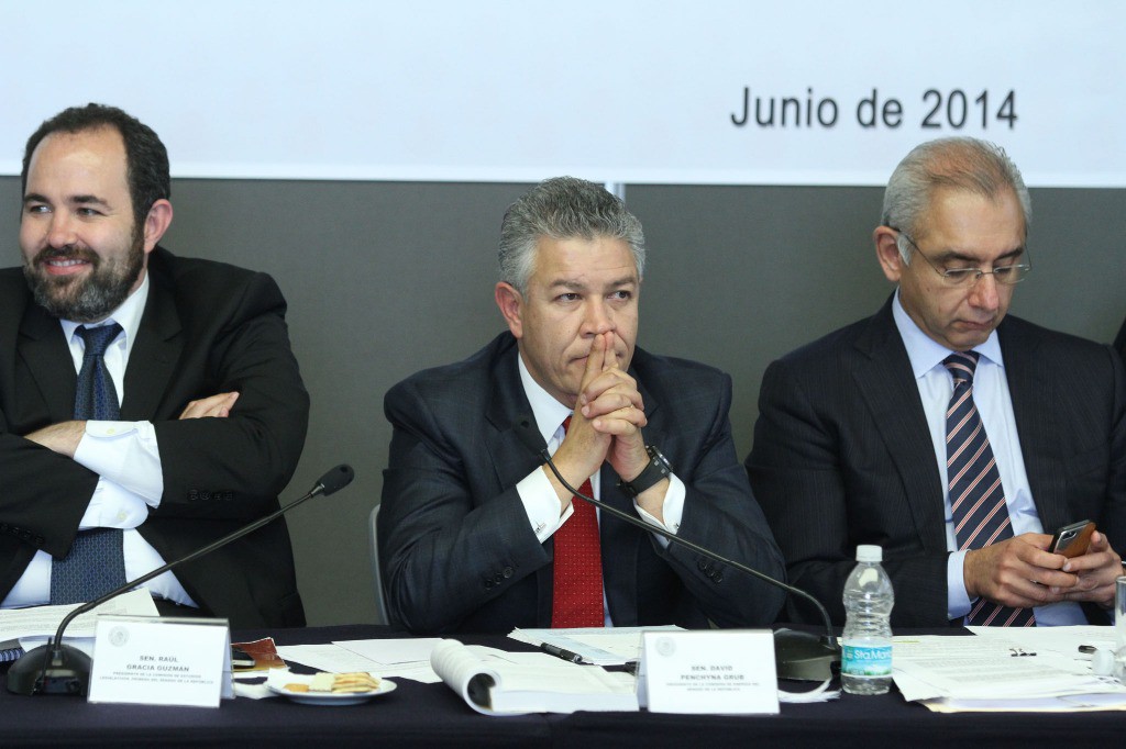 Senadores de las comisiones que dictaminan las leyes secundarias de energía. Foto: La Jornada