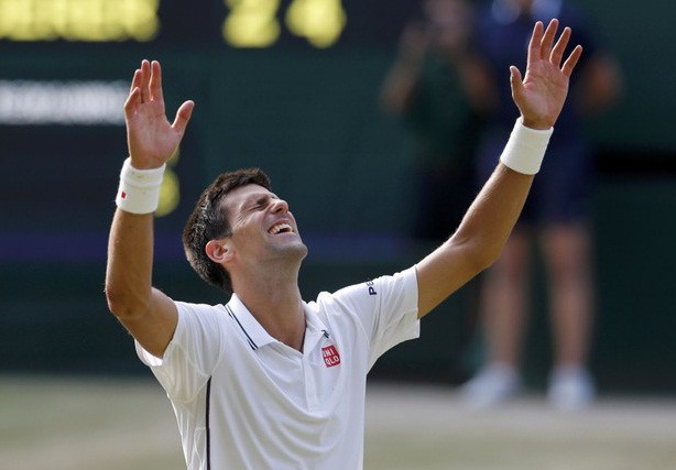 El serbio Novak Djokovic ganó su segundo torneo de Wimbledon al vencer al suizo Roger Federer. Foto Reuters