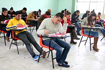 El 12 de julio se realizó a nivel nacional el concurso para asignación de plazas docentes ■ foto: ernesto moreno