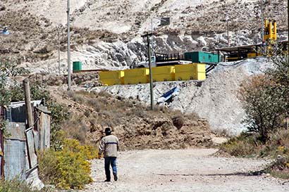 Explica que desde 1988 se aplica la Ley General del Equilibrio Ecológico en zonas donde se practica la minería. En la imagen, comunidad de Salaverna, Mazapil ■ FOTO: La Jornada Zacatecas