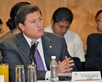 Adolfo Bonilla Gómez, coordinador de los diputados federales zacatecanos del PRI ■ foto: La Jornada Zacatecas